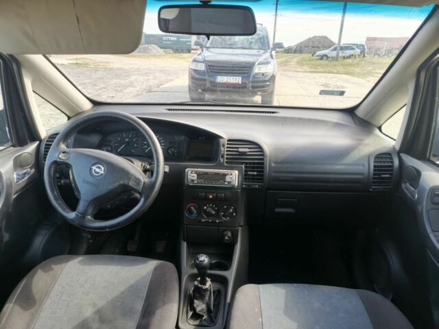 Серый Опель Зафира, объемом двигателя 1.6 л и пробегом 280 тыс. км за 2000 $, фото 1 на Automoto.ua