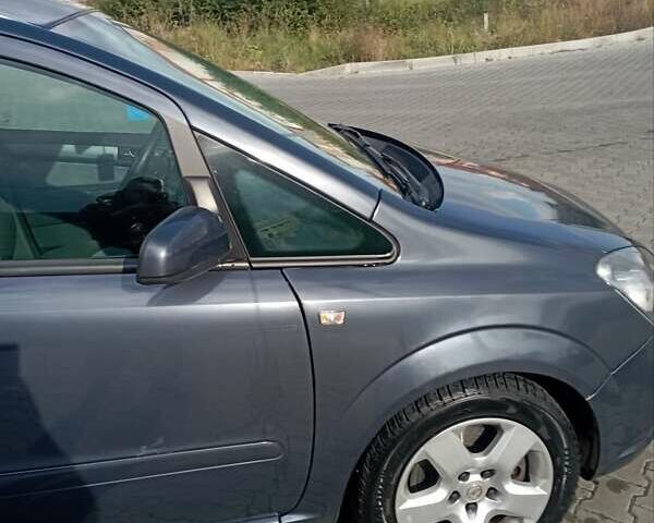 Сірий Опель Зафіра, об'ємом двигуна 2.2 л та пробігом 234 тис. км за 4800 $, фото 3 на Automoto.ua
