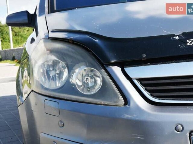 Серый Опель Зафира, объемом двигателя 1.9 л и пробегом 309 тыс. км за 4600 $, фото 9 на Automoto.ua