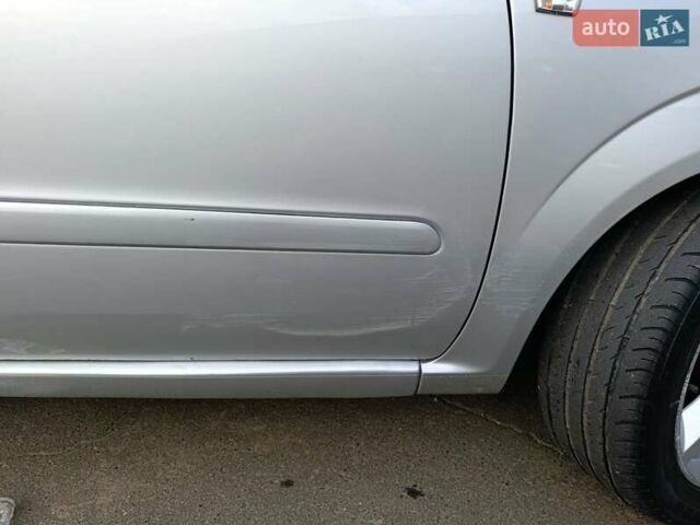 Сірий Опель Зафіра, об'ємом двигуна 1.91 л та пробігом 317 тис. км за 5900 $, фото 2 на Automoto.ua