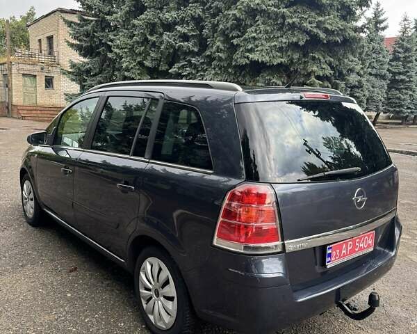 Серый Опель Зафира, объемом двигателя 1.6 л и пробегом 184 тыс. км за 6200 $, фото 10 на Automoto.ua