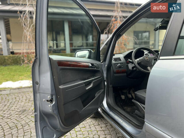 Серый Опель Зафира, объемом двигателя 1.9 л и пробегом 275 тыс. км за 4900 $, фото 24 на Automoto.ua