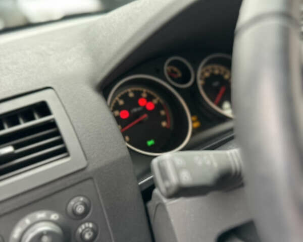 Сірий Опель Зафіра, об'ємом двигуна 1.8 л та пробігом 249 тис. км за 5999 $, фото 27 на Automoto.ua