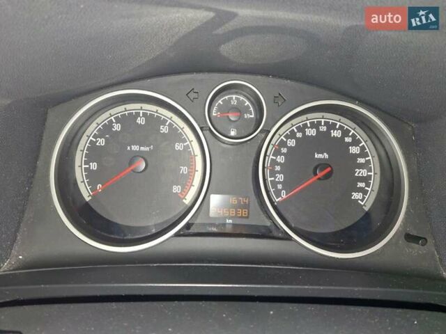 Сірий Опель Зафіра, об'ємом двигуна 1.8 л та пробігом 246 тис. км за 5350 $, фото 8 на Automoto.ua