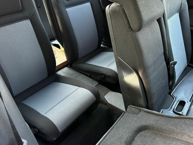 Сірий Опель Зафіра, об'ємом двигуна 1.9 л та пробігом 280 тис. км за 3600 $, фото 7 на Automoto.ua