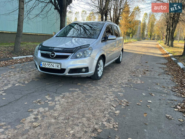 Серый Опель Зафира, объемом двигателя 1.9 л и пробегом 280 тыс. км за 4500 $, фото 8 на Automoto.ua