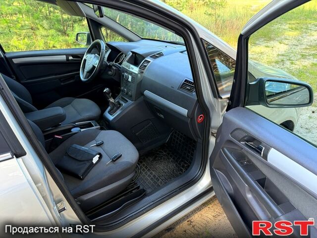 Серый Опель Зафира, объемом двигателя 1.8 л и пробегом 209 тыс. км за 5950 $, фото 10 на Automoto.ua