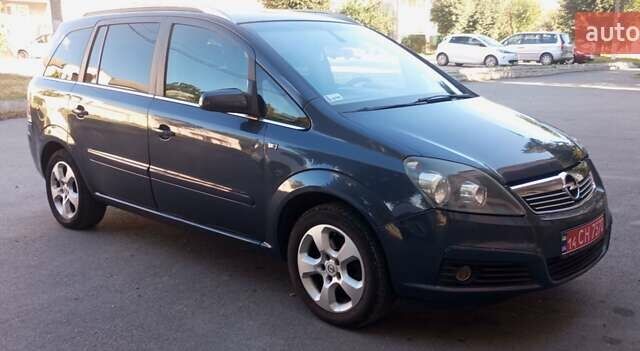 Серый Опель Зафира, объемом двигателя 1.8 л и пробегом 232 тыс. км за 5400 $, фото 4 на Automoto.ua