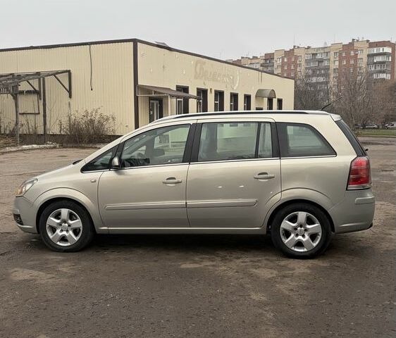 Серый Опель Зафира, объемом двигателя 2 л и пробегом 300 тыс. км за 2950 $, фото 6 на Automoto.ua