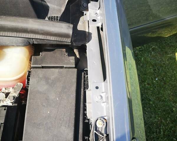 Серый Опель Зафира, объемом двигателя 1.6 л и пробегом 186 тыс. км за 5350 $, фото 22 на Automoto.ua