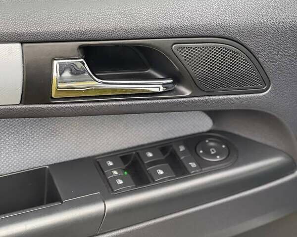 Серый Опель Зафира, объемом двигателя 1.8 л и пробегом 218 тыс. км за 4999 $, фото 37 на Automoto.ua