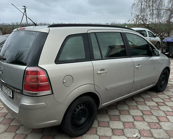 Серый Опель Зафира, объемом двигателя 1.91 л и пробегом 410 тыс. км за 4300 $, фото 3 на Automoto.ua