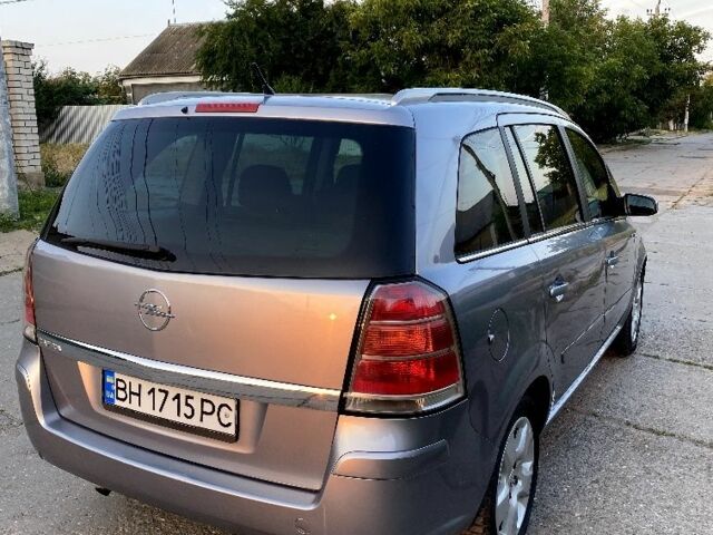 Сірий Опель Зафіра, об'ємом двигуна 1.6 л та пробігом 215 тис. км за 4999 $, фото 7 на Automoto.ua