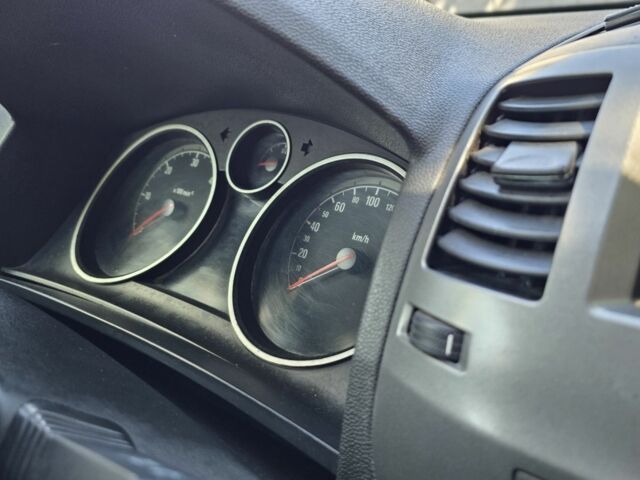 Опель Зафира 2006 в Кривом Роге на Automoto.ua Серый Опель Зафира, объемом двигателя 1.9 л и пробегом 300 тыс. км за 3733 $, фото 18 на Automoto.ua