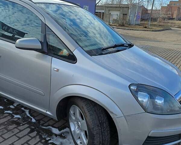Серый Опель Зафира, объемом двигателя 1.8 л и пробегом 240 тыс. км за 4700 $, фото 5 на Automoto.ua