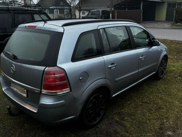Серый Опель Зафира, объемом двигателя 1.9 л и пробегом 280 тыс. км за 3600 $, фото 4 на Automoto.ua