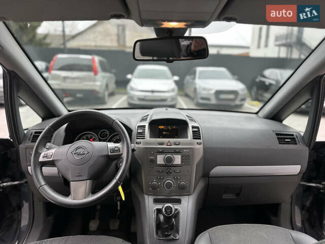 Сірий Опель Зафіра, об'ємом двигуна 1.8 л та пробігом 249 тис. км за 5999 $, фото 20 на Automoto.ua