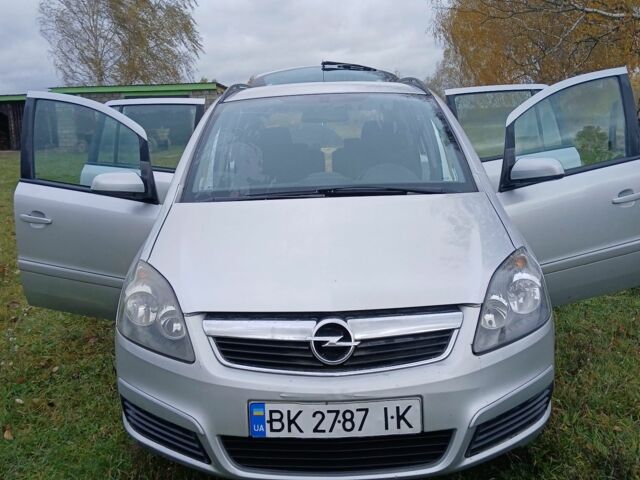 Опель Зафира 2006 в Луцке на Automoto.ua Серый Опель Зафира, объемом двигателя 1.6 л и пробегом 307 тыс. км за 4600 $, фото 4 на Automoto.ua
