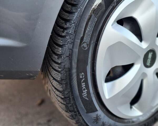 Сірий Опель Зафіра, об'ємом двигуна 1.9 л та пробігом 267 тис. км за 5800 $, фото 15 на Automoto.ua