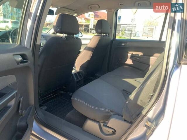 Серый Опель Зафира, объемом двигателя 1.9 л и пробегом 260 тыс. км за 5900 $, фото 35 на Automoto.ua