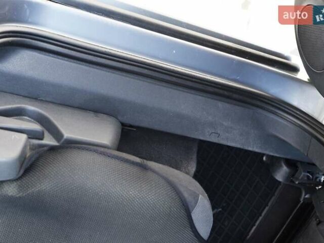 Серый Опель Зафира, объемом двигателя 1.9 л и пробегом 309 тыс. км за 4600 $, фото 23 на Automoto.ua