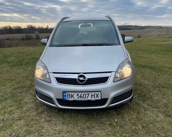 Серый Опель Зафира, объемом двигателя 1.8 л и пробегом 218 тыс. км за 4999 $, фото 15 на Automoto.ua