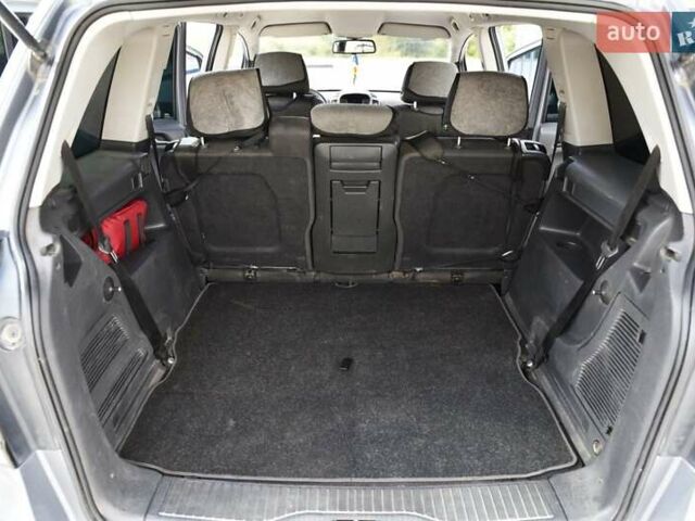 Серый Опель Зафира, объемом двигателя 1.9 л и пробегом 309 тыс. км за 4600 $, фото 25 на Automoto.ua