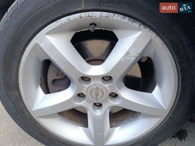 Сірий Опель Зафіра, об'ємом двигуна 1.91 л та пробігом 317 тис. км за 5900 $, фото 13 на Automoto.ua