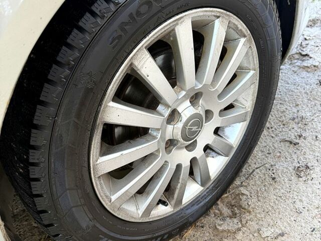 Серый Опель Зафира, объемом двигателя 1.8 л и пробегом 209 тыс. км за 5950 $, фото 12 на Automoto.ua