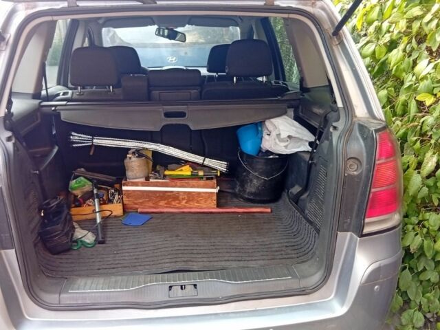 Серый Опель Зафира, объемом двигателя 0 л и пробегом 270 тыс. км за 4500 $, фото 6 на Automoto.ua