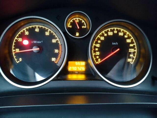 Серый Опель Зафира, объемом двигателя 1.6 л и пробегом 270 тыс. км за 5600 $, фото 16 на Automoto.ua