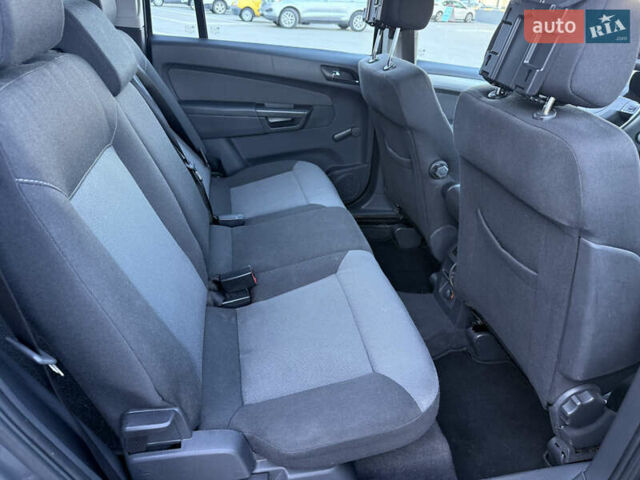 Серый Опель Зафира, объемом двигателя 1.6 л и пробегом 132 тыс. км за 5750 $, фото 31 на Automoto.ua