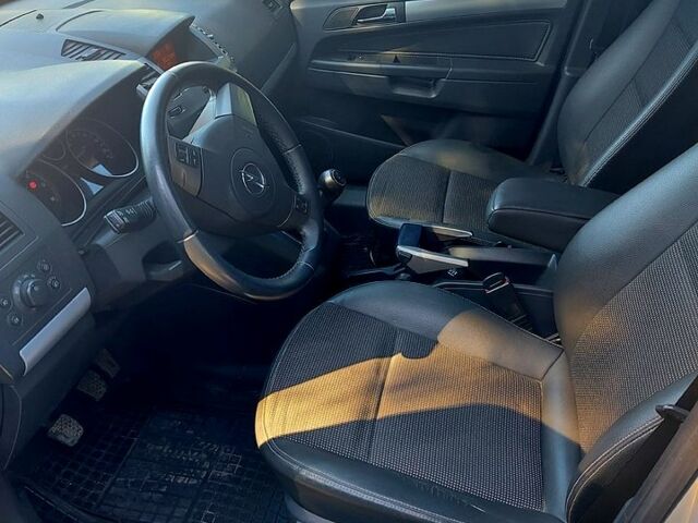 Сірий Опель Зафіра, об'ємом двигуна 1.9 л та пробігом 230 тис. км за 5000 $, фото 5 на Automoto.ua