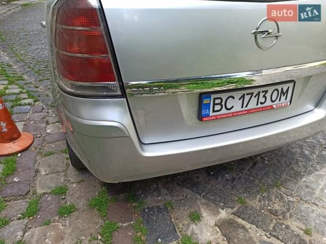 Серый Опель Зафира, объемом двигателя 1.9 л и пробегом 284 тыс. км за 4900 $, фото 4 на Automoto.ua