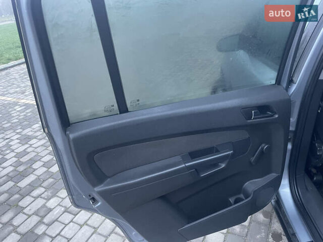 Серый Опель Зафира, объемом двигателя 1.8 л и пробегом 354 тыс. км за 3950 $, фото 21 на Automoto.ua