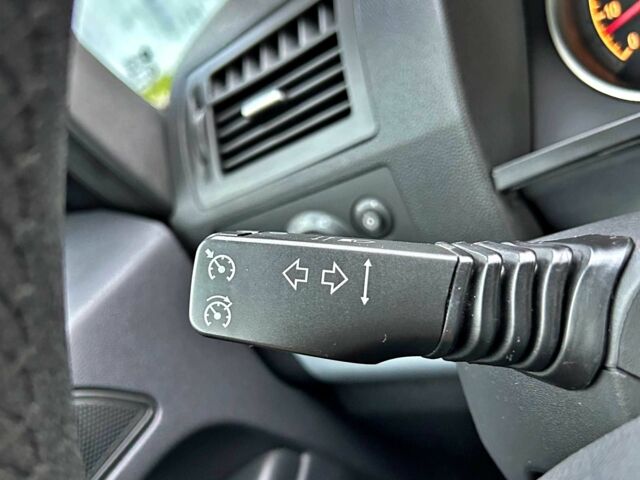 Сірий Опель Зафіра, об'ємом двигуна 1.8 л та пробігом 177 тис. км за 5799 $, фото 18 на Automoto.ua