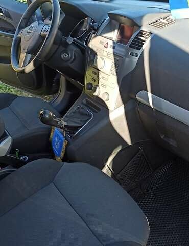 Опель Зафира 2006 в Яворове на Automoto.ua Серый Опель Зафира, объемом двигателя 1.91 л и пробегом 285 тыс. км за 5500 $, фото 8 на Automoto.ua