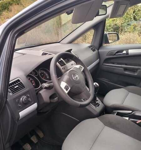 Серый Опель Зафира, объемом двигателя 1.6 л и пробегом 213 тыс. км за 5500 $, фото 5 на Automoto.ua