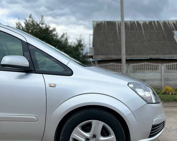 Сірий Опель Зафіра, об'ємом двигуна 1.6 л та пробігом 180 тис. км за 5700 $, фото 9 на Automoto.ua