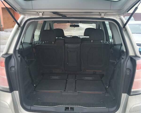 Сірий Опель Зафіра, об'ємом двигуна 1.6 л та пробігом 153 тис. км за 5950 $, фото 2 на Automoto.ua