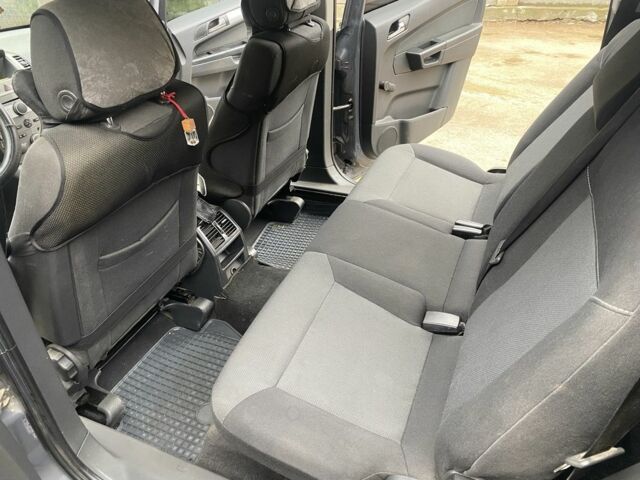 Серый Опель Зафира, объемом двигателя 1.9 л и пробегом 326 тыс. км за 5500 $, фото 11 на Automoto.ua