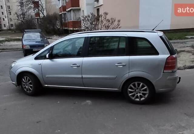 Сірий Опель Зафіра, об'ємом двигуна 1.8 л та пробігом 235 тис. км за 5300 $, фото 6 на Automoto.ua