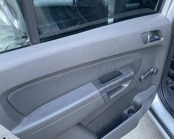 Серый Опель Зафира, объемом двигателя 1.8 л и пробегом 244 тыс. км за 5300 $, фото 21 на Automoto.ua