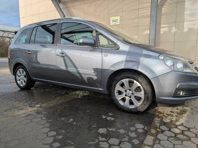 Серый Опель Зафира, объемом двигателя 0 л и пробегом 176 тыс. км за 5500 $, фото 2 на Automoto.ua