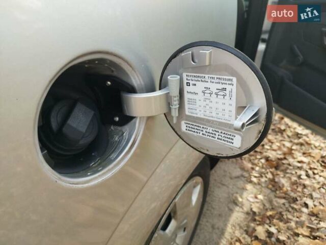 Серый Опель Зафира, объемом двигателя 1.8 л и пробегом 214 тыс. км за 5200 $, фото 39 на Automoto.ua