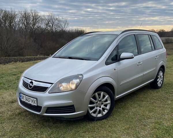 Серый Опель Зафира, объемом двигателя 1.8 л и пробегом 218 тыс. км за 4999 $, фото 25 на Automoto.ua