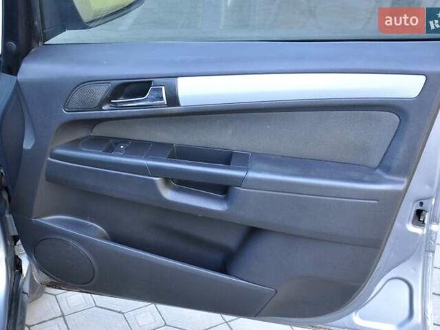 Опель Зафира 2006 в Львове на Automoto.ua Серый Опель Зафира, объемом двигателя 0 л и пробегом 385 тыс. км за 3900 $, фото 26 на Automoto.ua