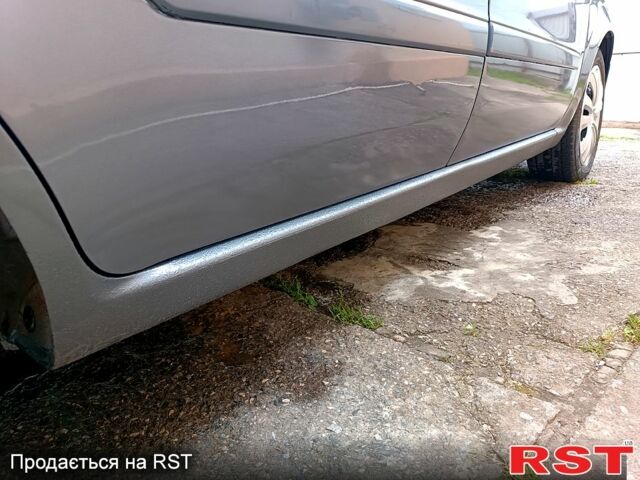 Серый Опель Зафира, объемом двигателя 1.9 л и пробегом 361 тыс. км за 4200 $, фото 9 на Automoto.ua