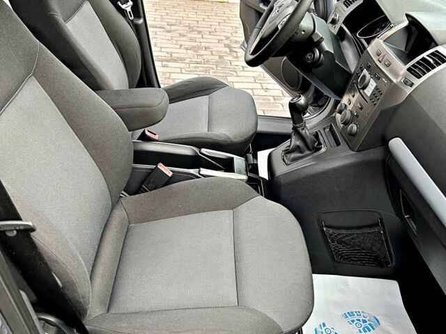 Сірий Опель Зафіра, об'ємом двигуна 1.8 л та пробігом 177 тис. км за 5799 $, фото 9 на Automoto.ua