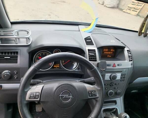Серый Опель Зафира, объемом двигателя 1.6 л и пробегом 280 тыс. км за 5500 $, фото 8 на Automoto.ua
